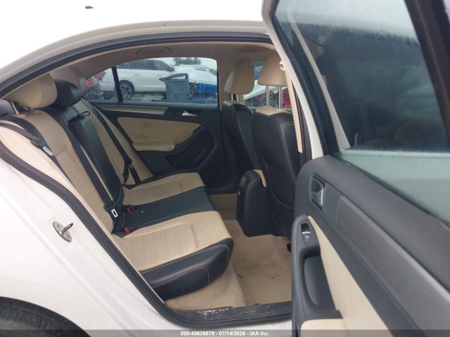 3VWL07AJ1EM211173 Volkswagen Jetta 1.8t Sel