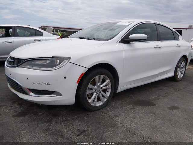 Chrysler 200 Limited 2015 1C3CCCAB3FN574887 Image 2