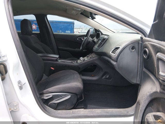 Chrysler 200 Limited 2015 1C3CCCAB3FN574887 Image 5