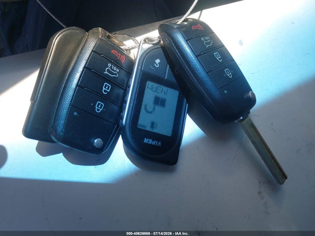 5XYPG4A5XLG627573 KIA Sorento 3.3l Lx