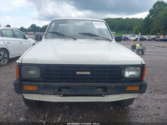 1985 Toyota Pickup 1/2 Ton Rn50 მანქანა იყიდება აუქციონზე, vin: JT4RN50R3F0088989, აუქციონის ნომერი: 45626952