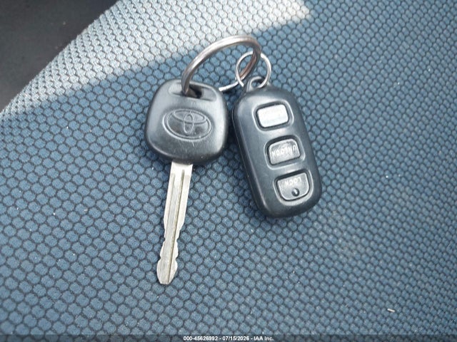 2005 Toyota Matrix Xr მანქანა იყიდება აუქციონზე, vin: 2T1KR32E35C382210, აუქციონის ნომერი: 45626992