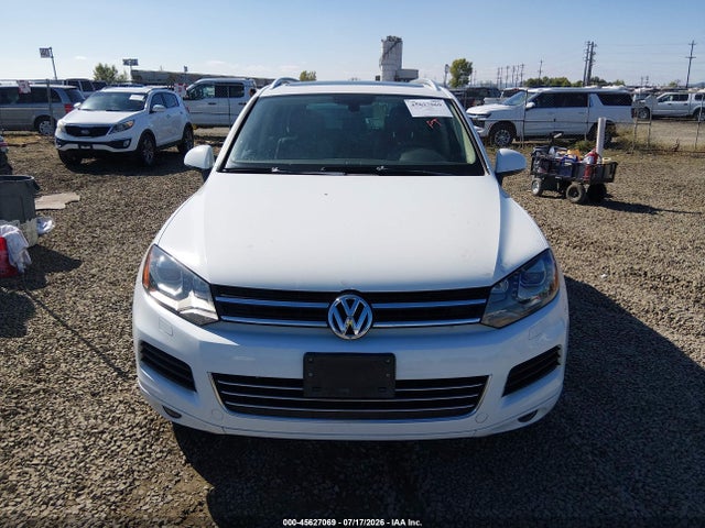 45627069 :رقم المزاد ، WVGEP9BP8ED014692 vin ، 2014 Volkswagen Touareg Tdi Lux مزاد بيع