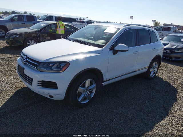 45627069 :رقم المزاد ، WVGEP9BP8ED014692 vin ، 2014 Volkswagen Touareg Tdi Lux مزاد بيع