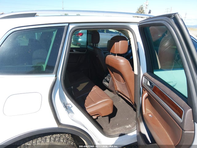 45627069 :رقم المزاد ، WVGEP9BP8ED014692 vin ، 2014 Volkswagen Touareg Tdi Lux مزاد بيع