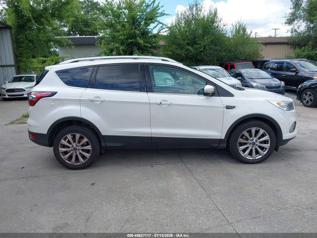 1FMCU9JD7HUC41318 Ford Escape Titanium