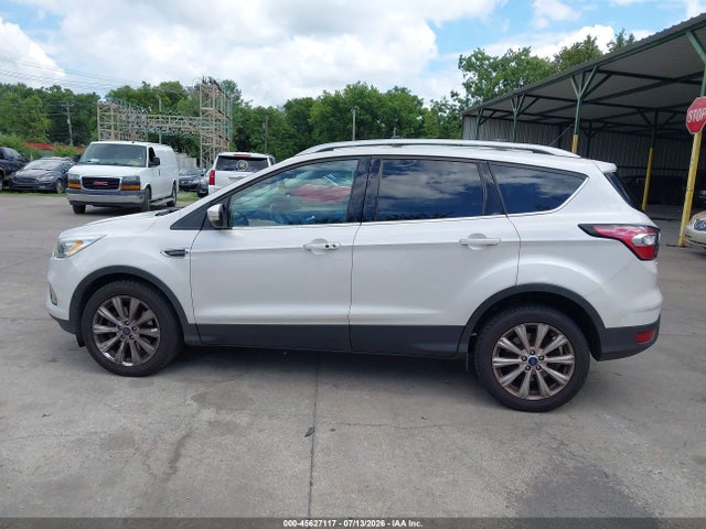 1FMCU9JD7HUC41318 Ford Escape Titanium