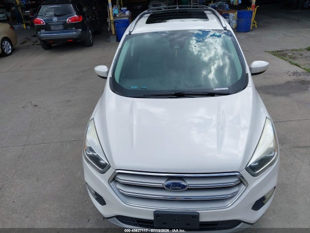 1FMCU9JD7HUC41318 Ford Escape Titanium
