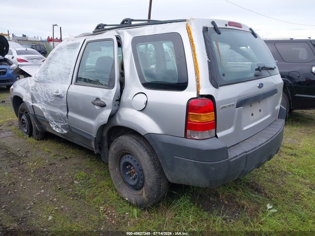 45627349 :رقم المزاد ، 1FMYU92Z55KA02339 vin ، 2005 Ford Escape Xls مزاد بيع