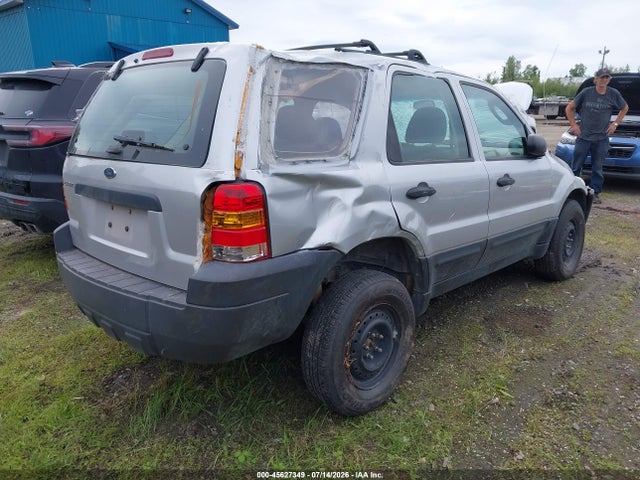 45627349 :رقم المزاد ، 1FMYU92Z55KA02339 vin ، 2005 Ford Escape Xls مزاد بيع