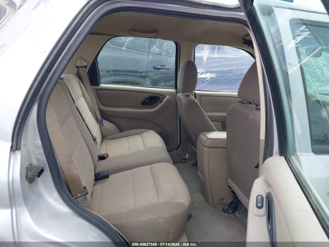 45627349 :رقم المزاد ، 1FMYU92Z55KA02339 vin ، 2005 Ford Escape Xls مزاد بيع