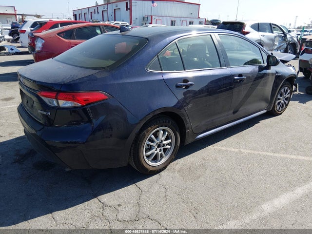Toyota Corolla Hybrid Le 2021 JTDEAMDE4MJ004701 Image 4