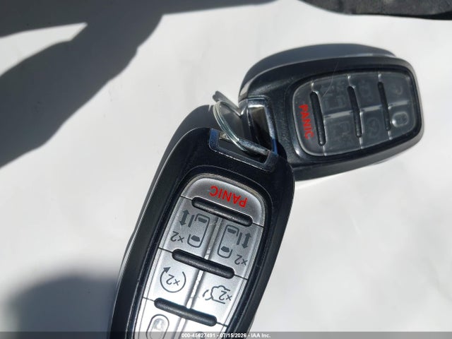 45627491 :رقم المزاد ، 2C4RC1GG7JR320320 vin ، 2018 Chrysler Pacifica Limited مزاد بيع