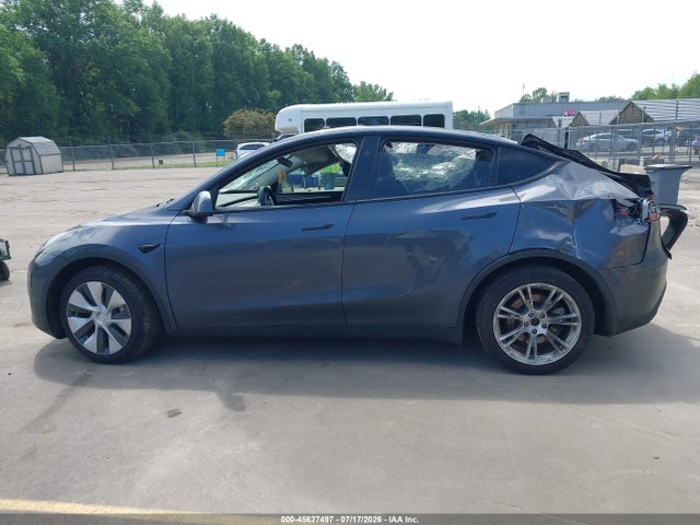 Продаж на аукціоні авто 2023 Tesla Model Y Awd/long Range Dual Motor All-wheel Drive, vin: 7SAYGDEE9PF796353, номер лоту: 45627497