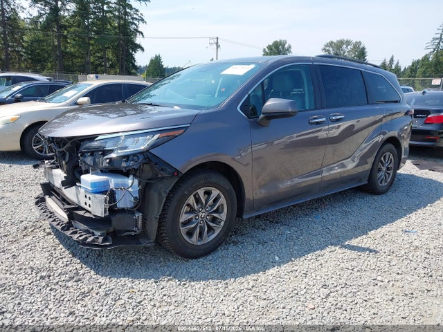 Toyota SIENNA XLE 2023 5TDYSKFC0PS075380 Image 2