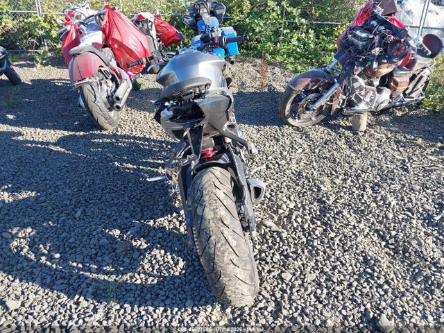 Triumph Motorcycle Street Triple 765 R 2024 SMTA604S2RTBR0818 Image 6