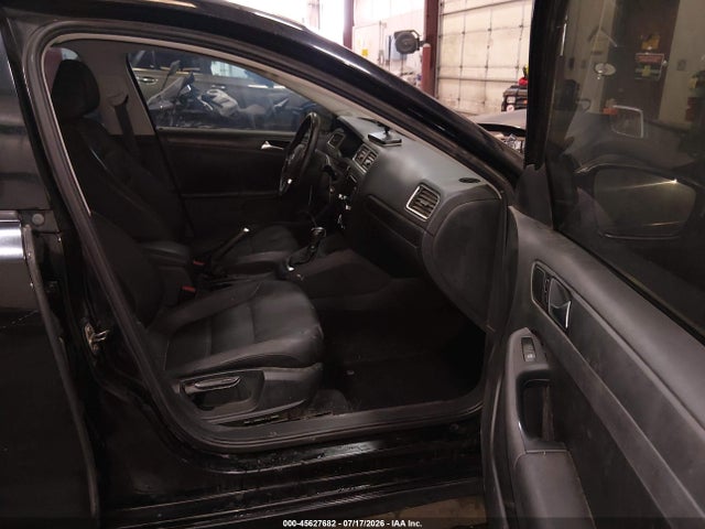 2012 Volkswagen Jetta 2.5l Se მანქანა იყიდება აუქციონზე, vin: 3VWDP7AJXCM321183, აუქციონის ნომერი: 45627682