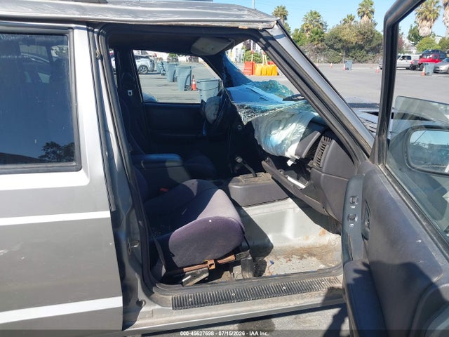 Продажа на аукционе авто 2001 Jeep Cherokee Sport, vin: 1J4FF48S61L554580, номер лота: 45627698