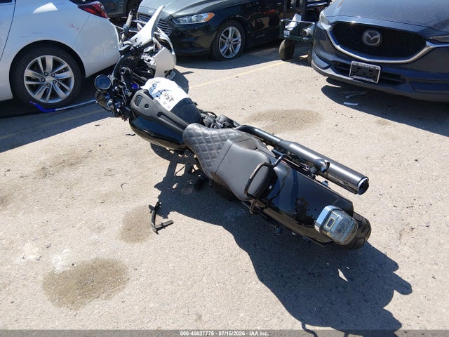Harley-Davidson FXLRS 2024 1HD1YWZ18RB050107 Image 3