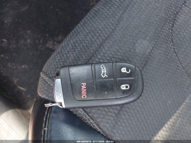 45628079 :رقم المزاد ، 1C3CCCBG2FN686509 vin ، 2015 Chrysler 200 S مزاد بيع