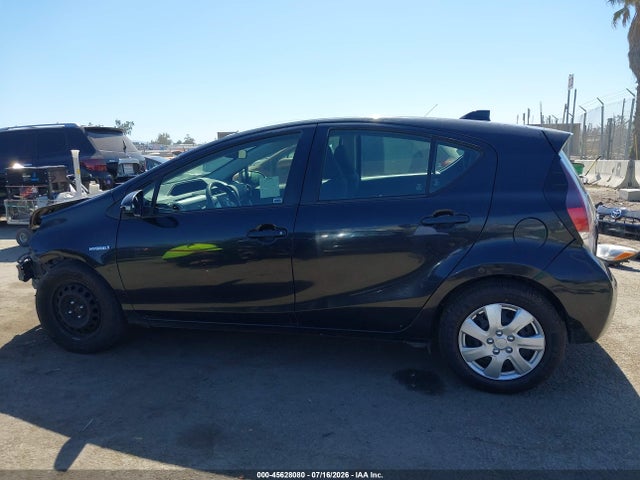 Toyota Prius C Two 2016 JTDKDTB39G1118025 Image 15