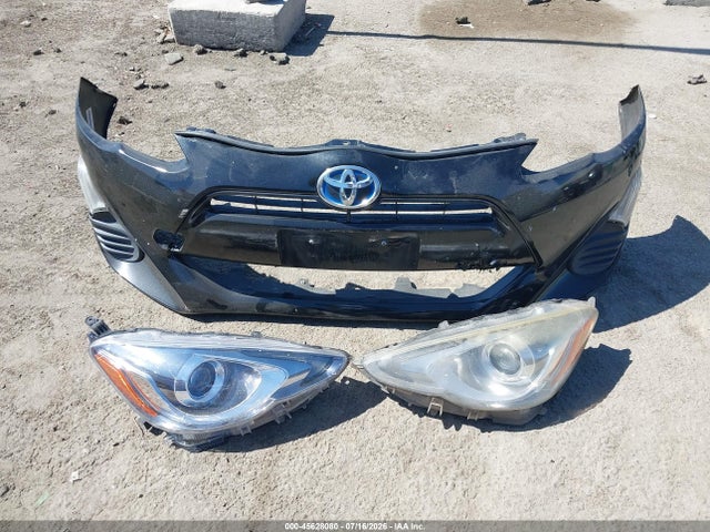 Toyota Prius C Two 2016 JTDKDTB39G1118025 Image 12