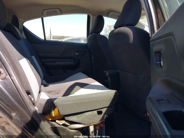Toyota Prius C Two 2016 JTDKDTB39G1118025 Image 8