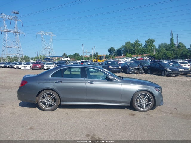 2020 Mercedes-benz E 350 4matic მანქანა იყიდება აუქციონზე, vin: WDDZF8EB5LA752330, აუქციონის ნომერი: 45628105