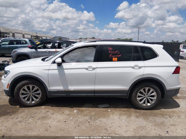 2018 Volkswagen Tiguan 2.0t Se/2.0t Sel მანქანა იყიდება აუქციონზე, vin: 3VV3B7AX6JM050364, აუქციონის ნომერი: 45628134