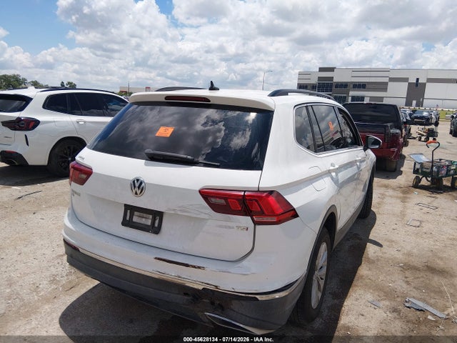 2018 Volkswagen Tiguan 2.0t Se/2.0t Sel მანქანა იყიდება აუქციონზე, vin: 3VV3B7AX6JM050364, აუქციონის ნომერი: 45628134