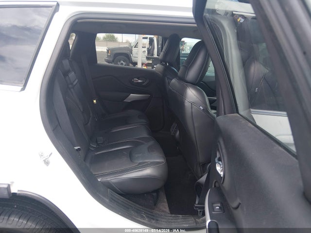 1C4PJLLX5JD525040 Jeep Cherokee Latitude Plus Fwd