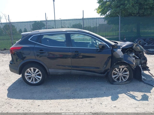 JN1BJ1CR7JW252769 Nissan Rogue Sport Sv