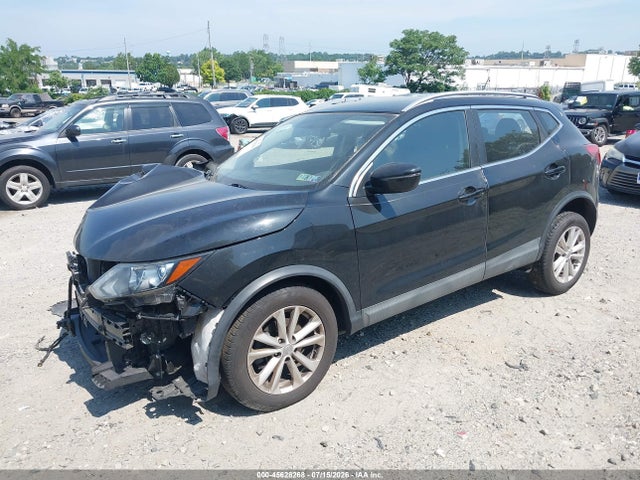 JN1BJ1CR7JW252769 Nissan Rogue Sport Sv