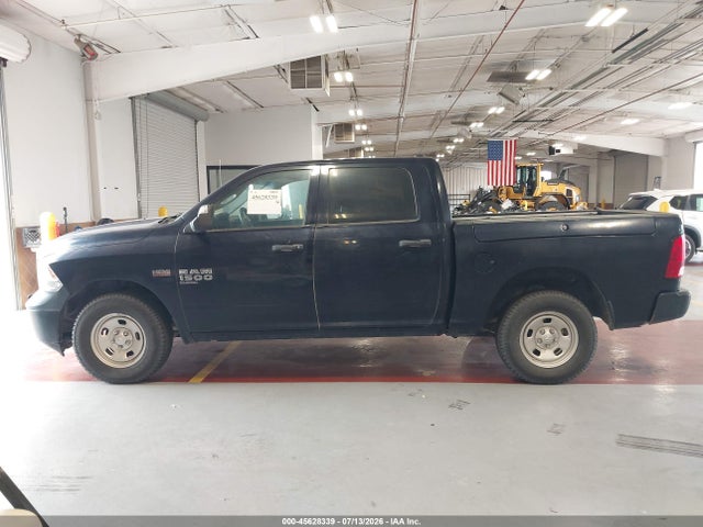 1C6RR7KT9KS556366 RAM 1500 Classic Tradesman 4x4 5&#039;7 Box