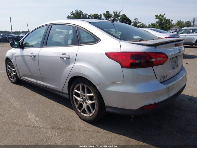 Ford FOCUS SE 2015 1FADP3F24FL267209 Image 3