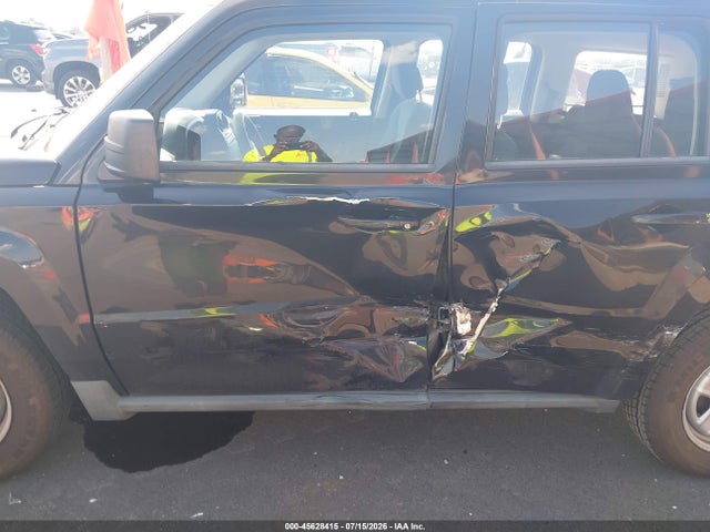 2010 Jeep Patriot Sport მანქანა იყიდება აუქციონზე, vin: 1J4NT2GB3AD589811, აუქციონის ნომერი: 45628415