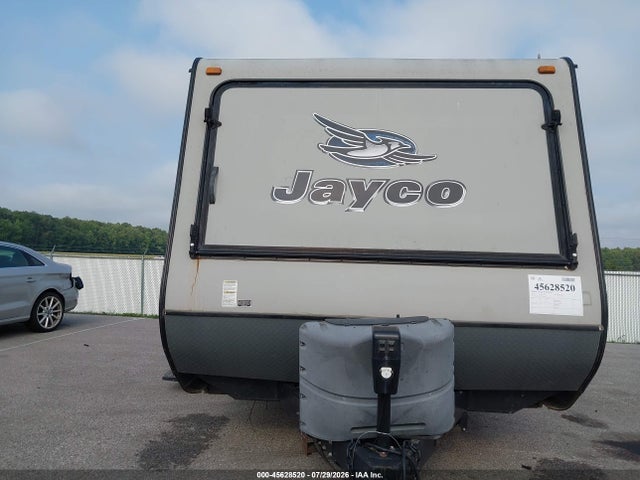 45628520 :رقم المزاد ، 1UJBJHBL7F1JU0139 vin ، 2015 Jayco Jay Feathe مزاد بيع