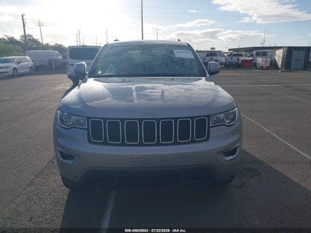 1C4RJFAG4JC452598 Jeep Grand Cherokee Laredo E 4x4