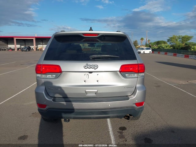 1C4RJFAG4JC452598 Jeep Grand Cherokee Laredo E 4x4