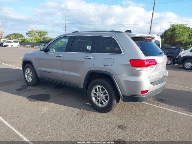 1C4RJFAG4JC452598 Jeep Grand Cherokee Laredo E 4x4