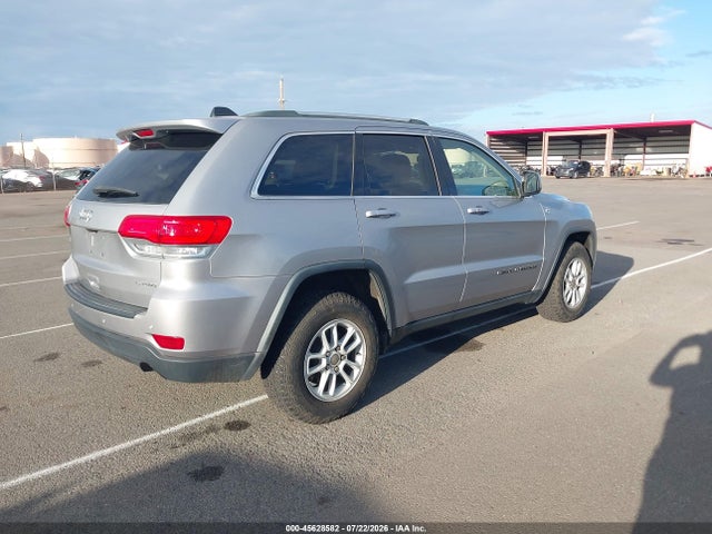 1C4RJFAG4JC452598 Jeep Grand Cherokee Laredo E 4x4
