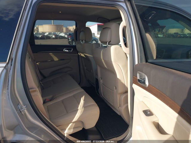 1C4RJFAG4JC452598 Jeep Grand Cherokee Laredo E 4x4