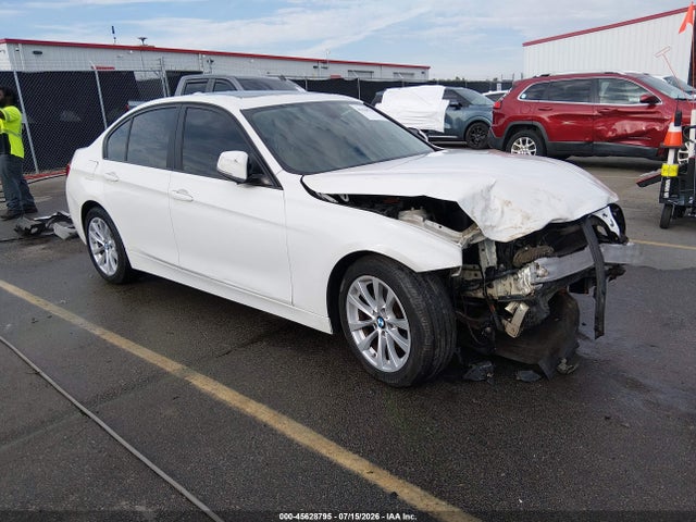 45628795 :رقم المزاد ، WBA8A3C55GK688713 vin ، 2016 Bmw 320i Xdrive مزاد بيع