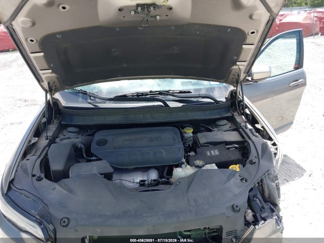 45628891 :رقم المزاد ، 1C4PJLCB3KD396107 vin ، 2019 Jeep Cherokee Latitude Fwd مزاد بيع