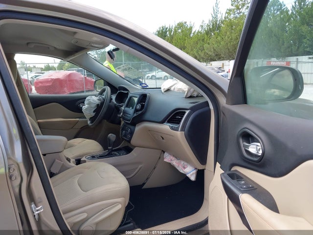 45628891 :رقم المزاد ، 1C4PJLCB3KD396107 vin ، 2019 Jeep Cherokee Latitude Fwd مزاد بيع