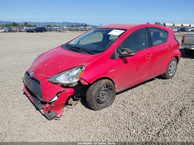 JTDKDTB37F1576662 Toyota Prius C One