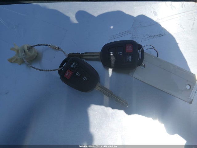 2T1BURHE7HC939021 Toyota COROLLA SE