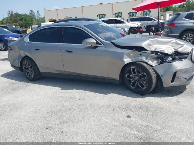 2026 Bmw 530i Xdrive მანქანა იყიდება აუქციონზე, vin: WBA53FJ02TCV74372, აუქციონის ნომერი: 45628967