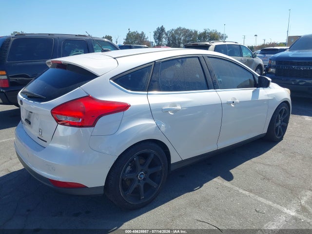 Ford Focus Titanium 2015 1FADP3N24FL221378 Image 4