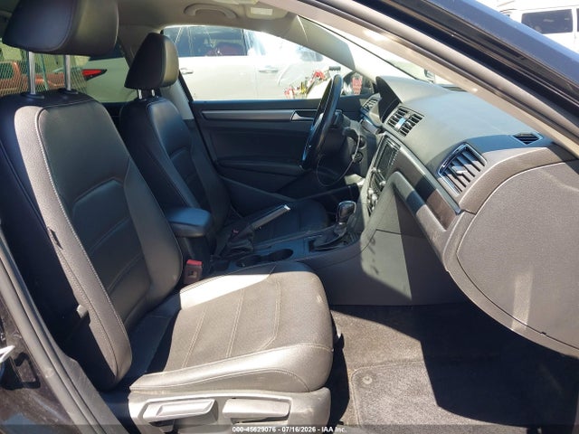 45629076 :رقم المزاد ، 1VWAA7A31JC008916 vin ، 2018 Volkswagen Passat 2.0t R-line/2.0t S مزاد بيع